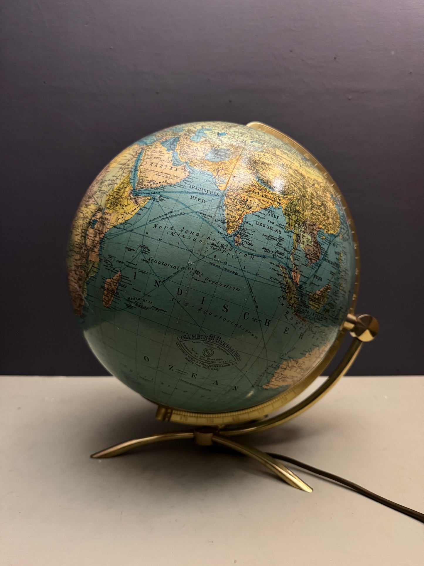 Vintage Rare 1960s Bi Directional Columbus Duo Glass Globe Lamp