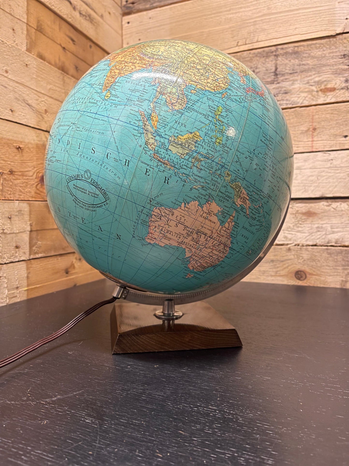Vintage 1960s Columbus Duo Glass Globe Lamp