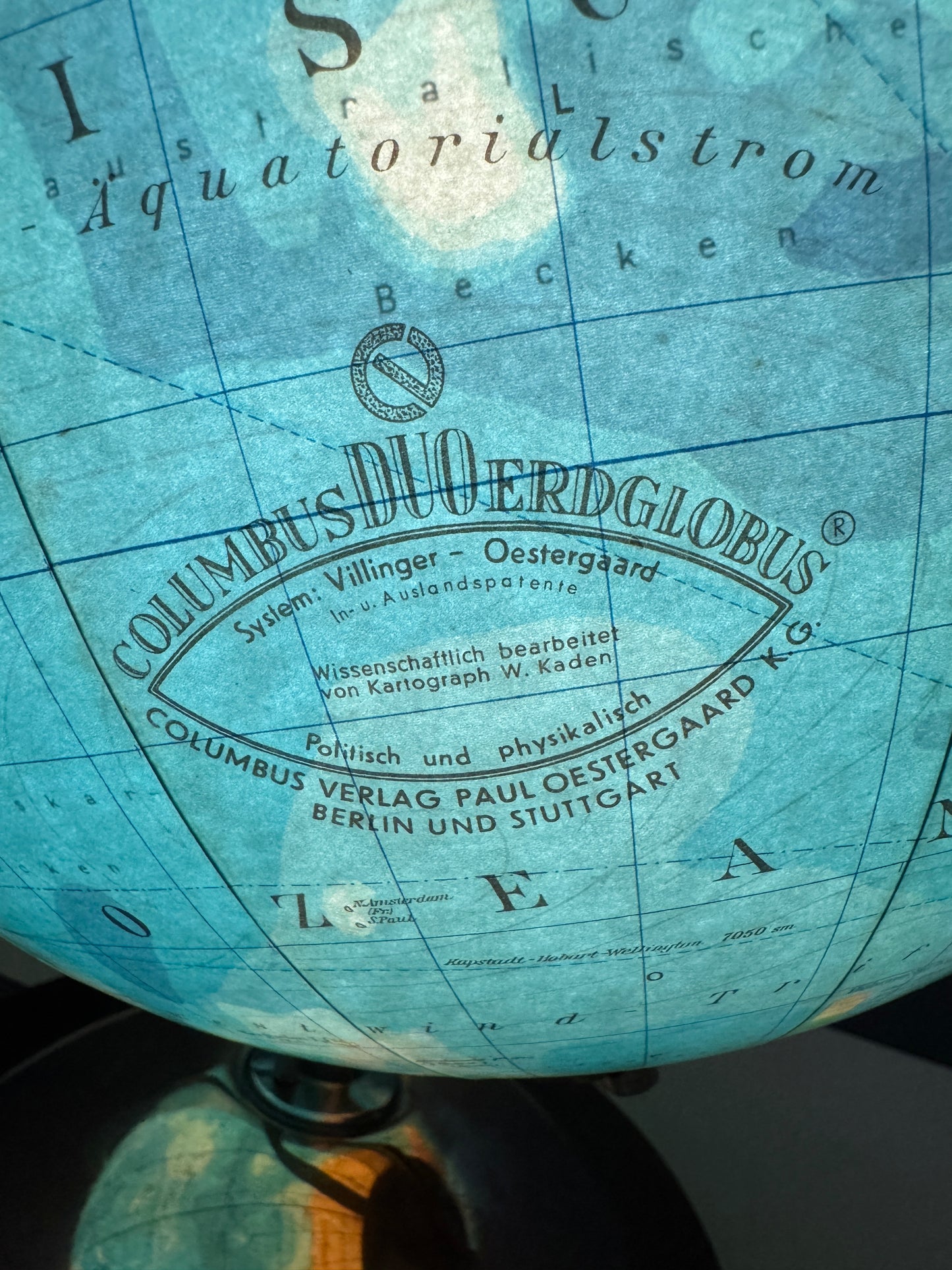 Vintage 1960s Columbus Duo Glass Globe Lamp