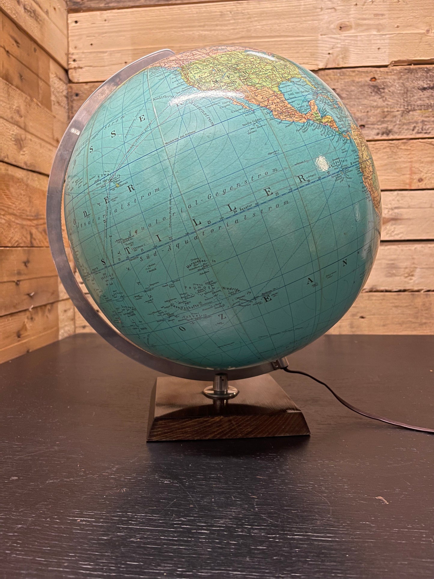 Vintage 1960s Columbus Duo Glass Globe Lamp