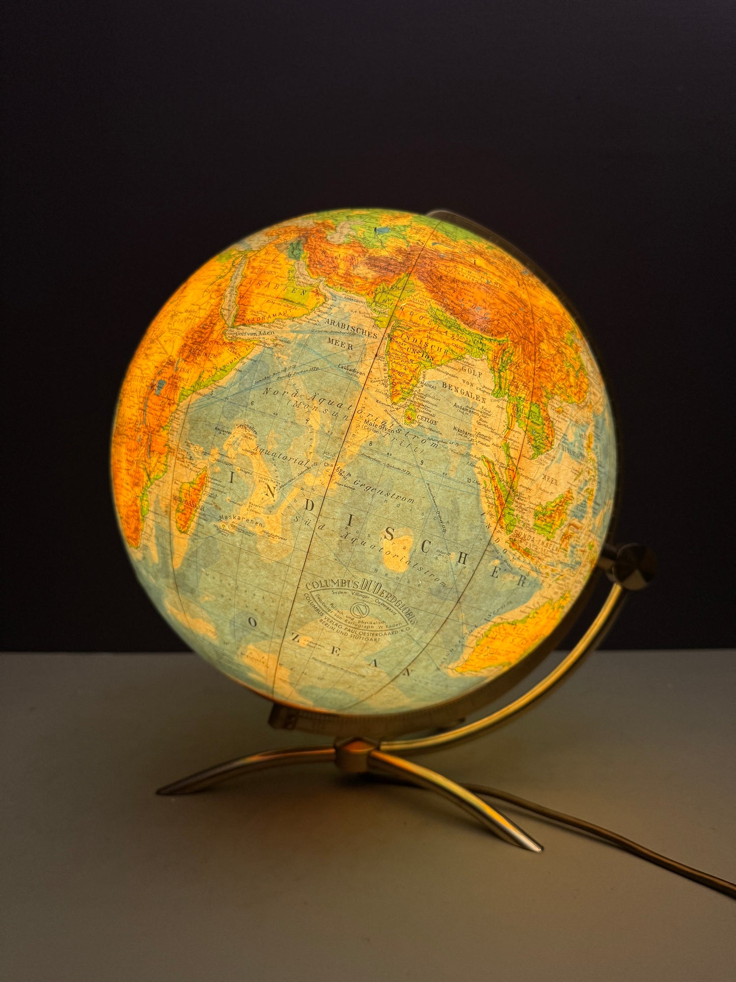 Vintage Rare 1960s Bi Directional Columbus Duo Glass Globe Lamp