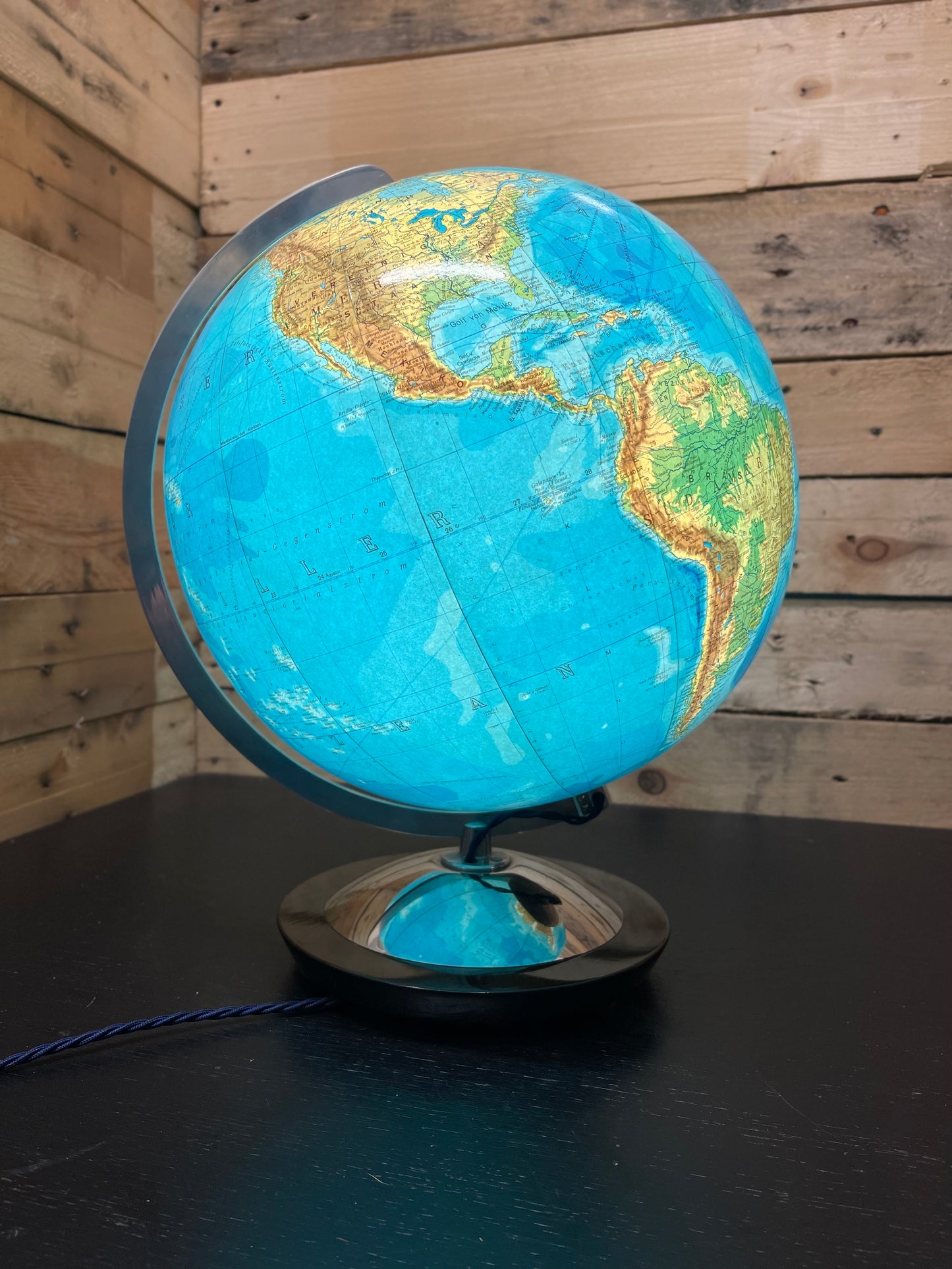 Vintage 1960s Columbus Duo Glass Globe Lamp