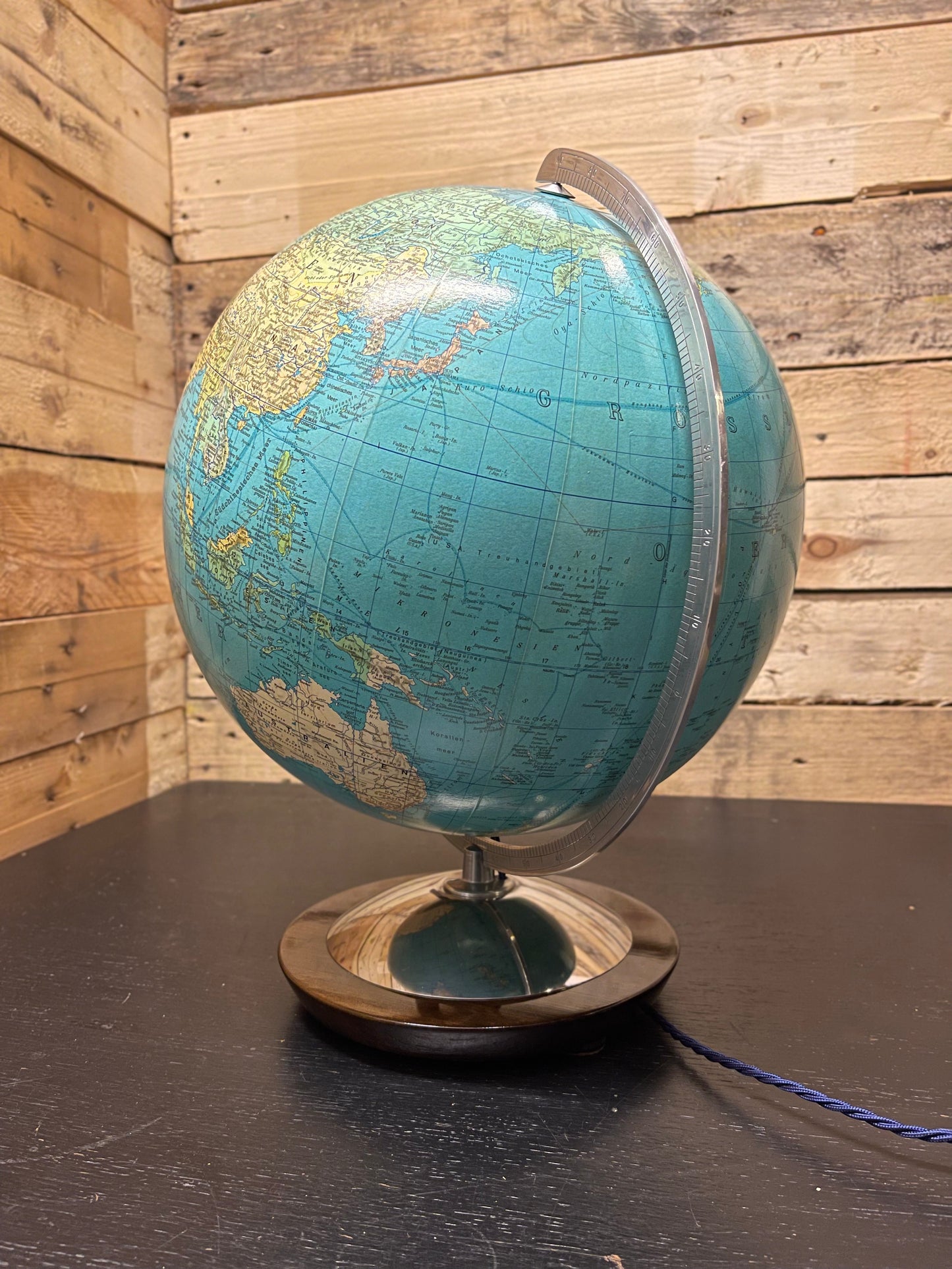 Vintage 1960s Columbus Duo Glass Globe Lamp