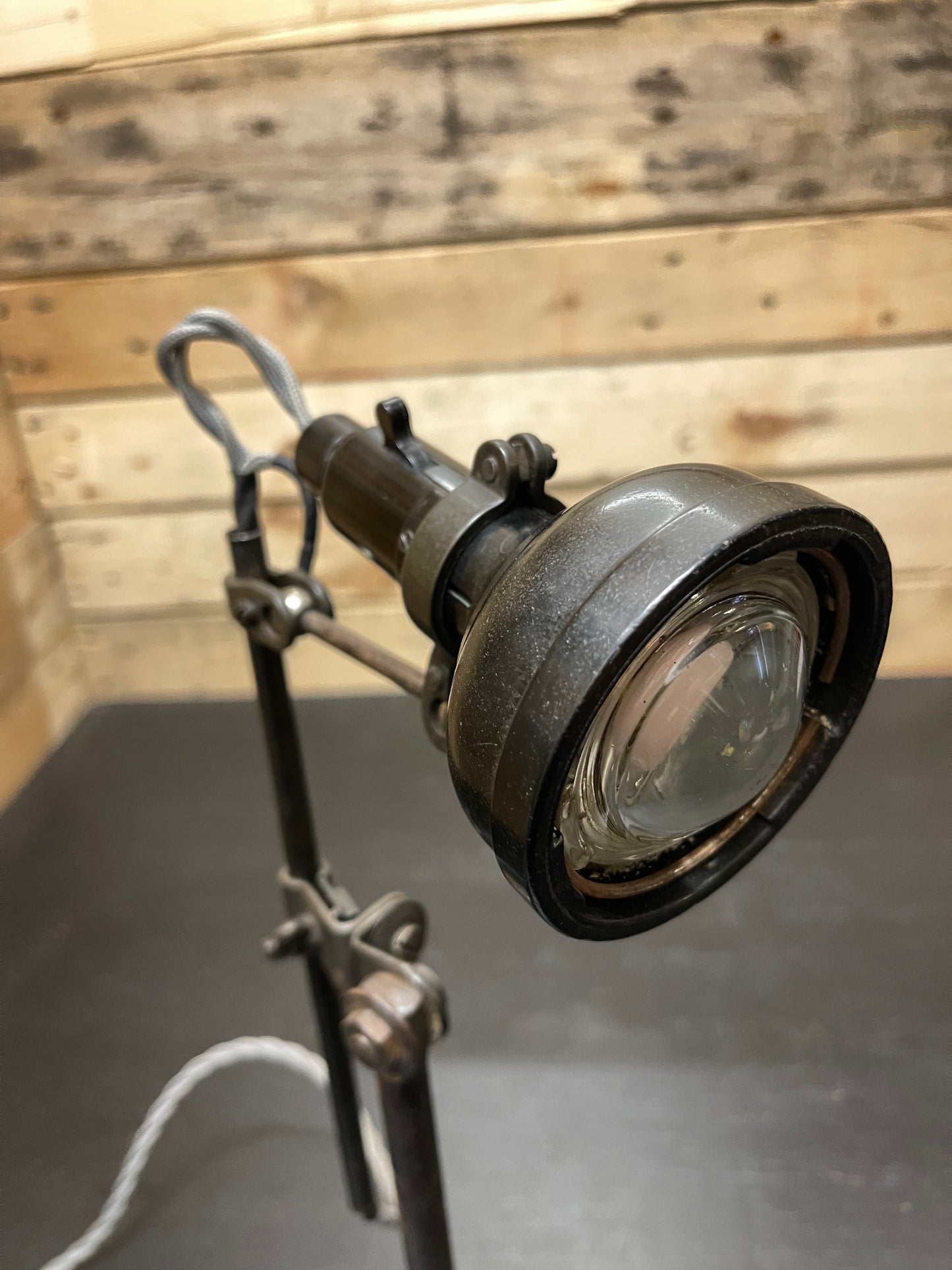 Rare 1920s Singer SPF-2 Sewing Machine Lamp By Simanco