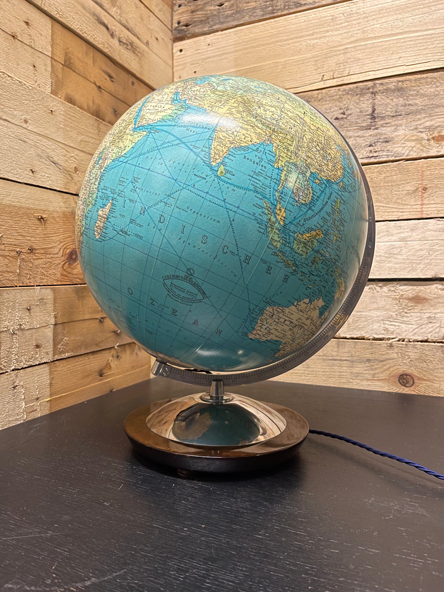 Vintage 1960s Columbus Duo Glass Globe Lamp