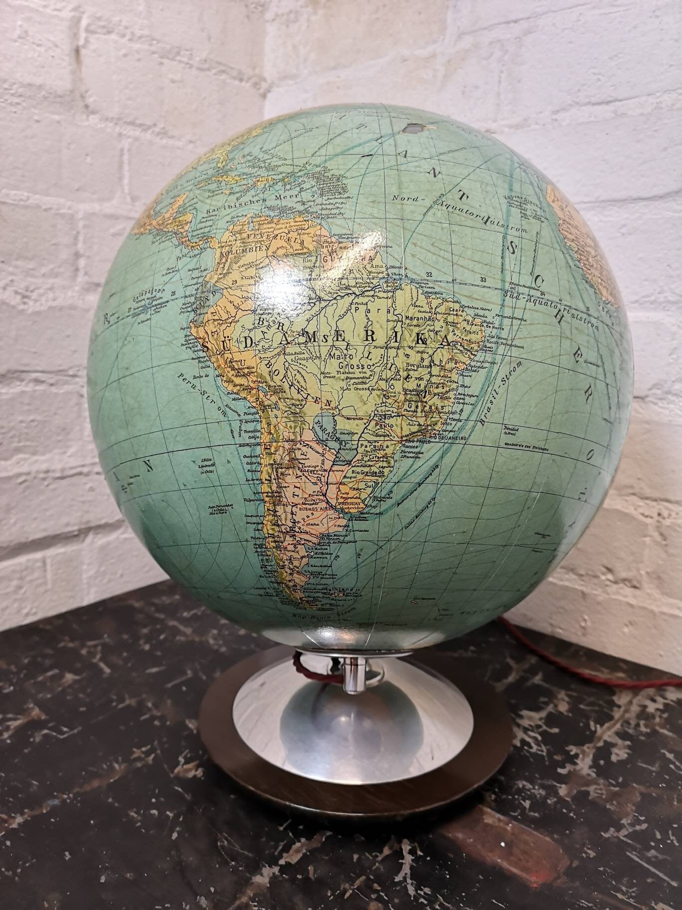 Vintage 1960s Columbus Duo Glass Globe Lamp