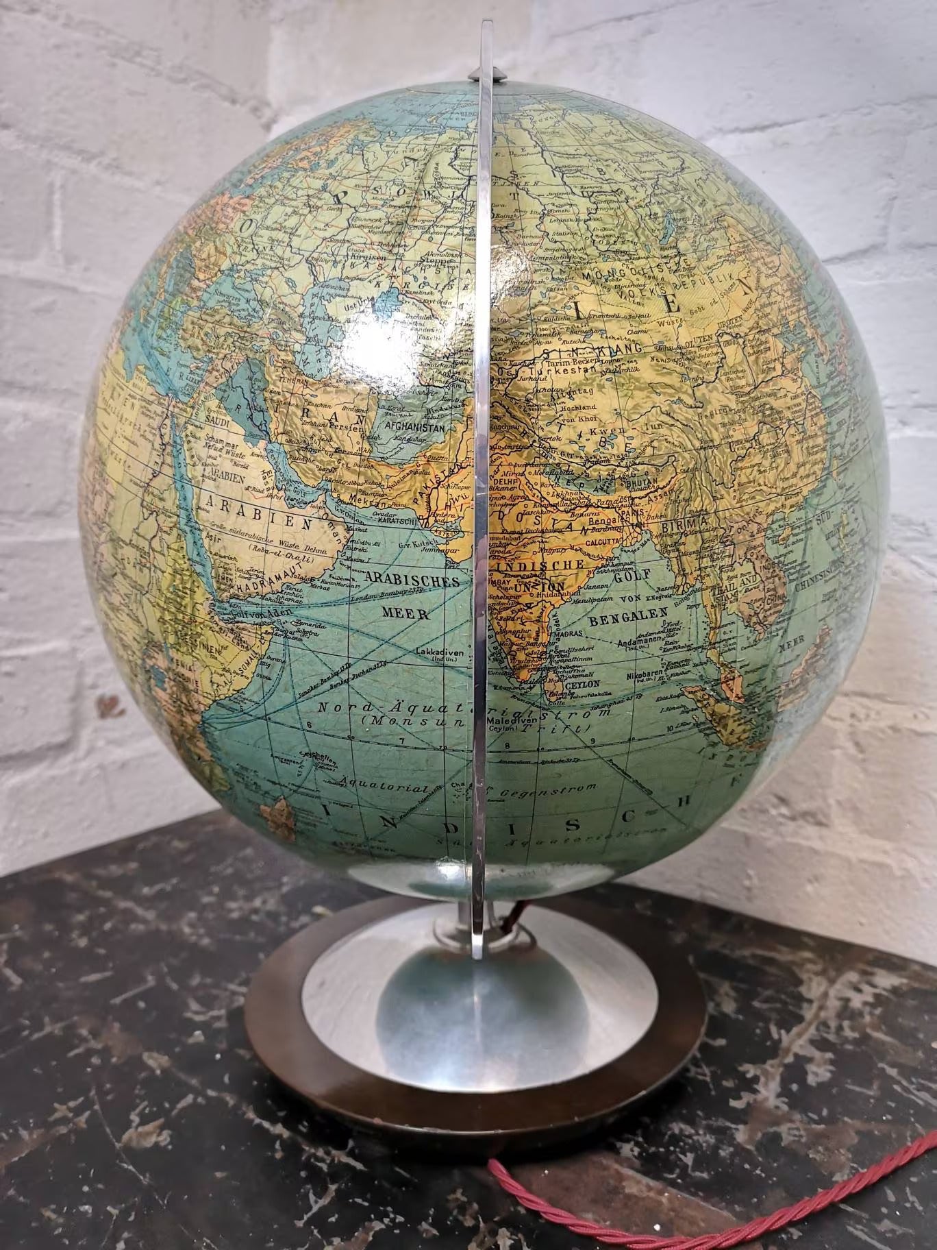 Vintage 1960s Columbus Duo Glass Globe Lamp