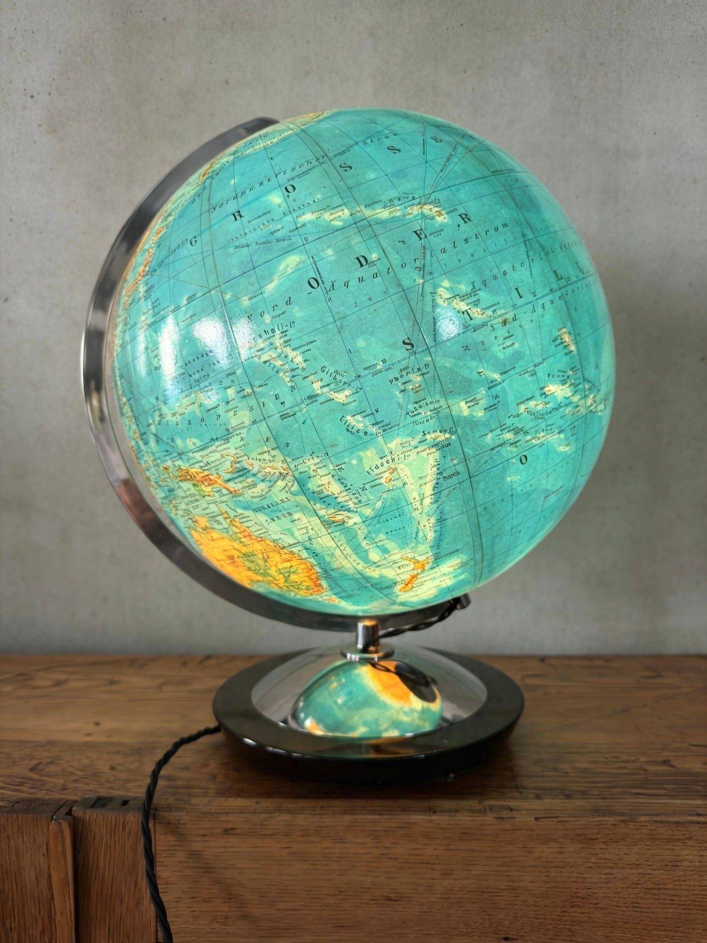 Vintage 1960s German Columbus Duo Glass Globe Lamp