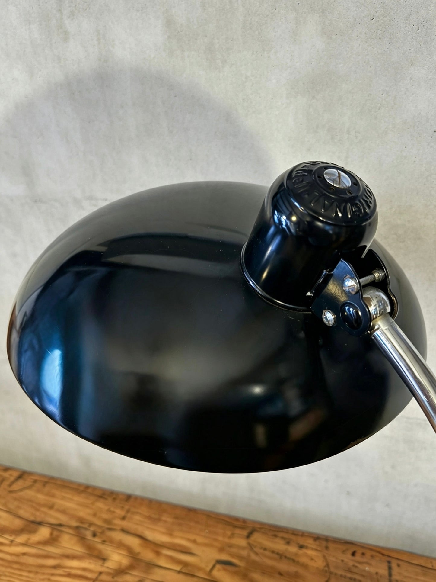 Model 6631 President Table Lamp By Kaiser Idell