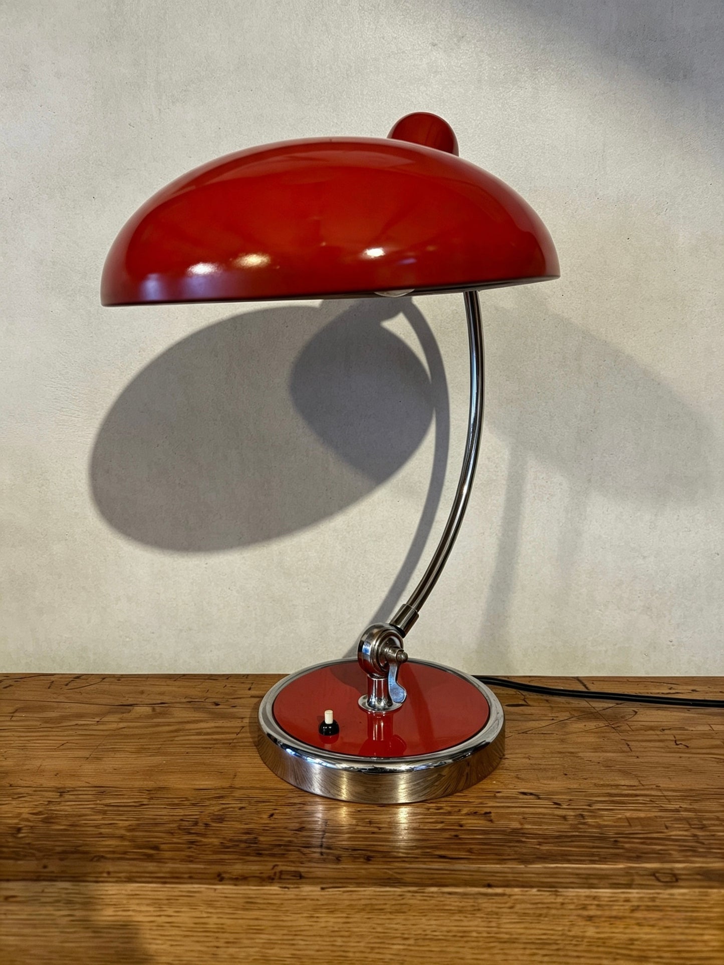 Model 6631 President Table Lamp By Kaiser Idell