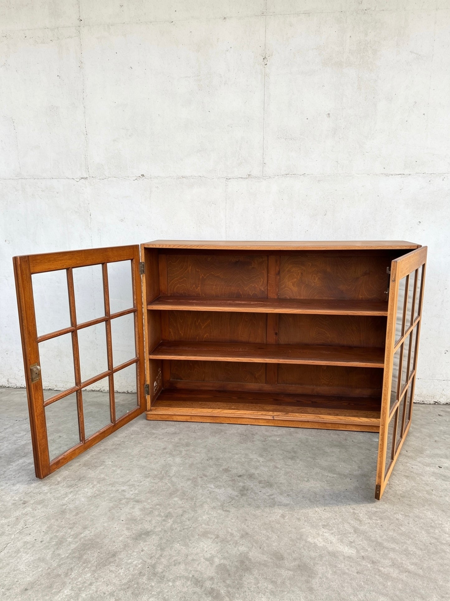 Early 1900s Oak Double Glass Door Display Bookshelf