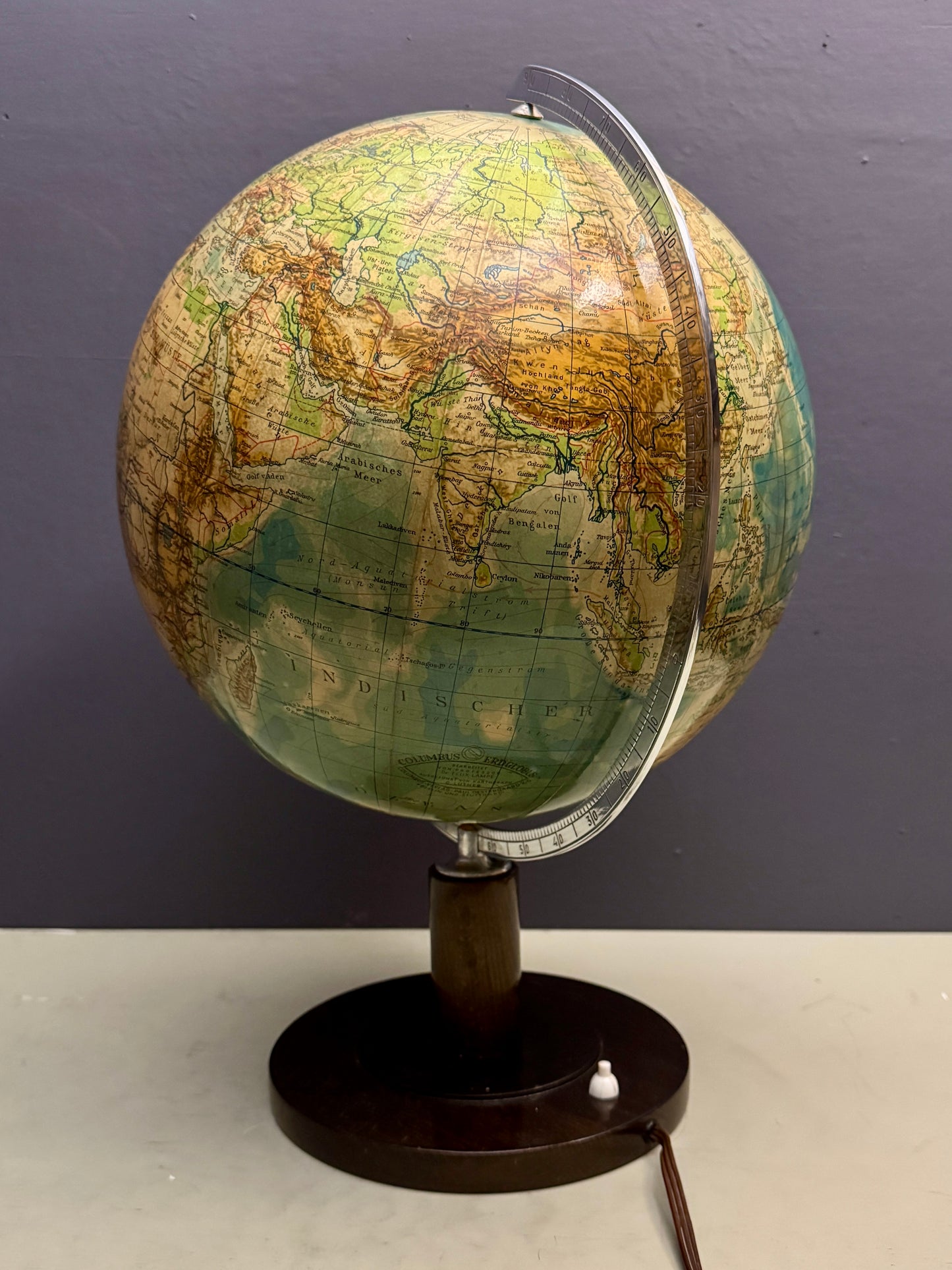 Vintage 1940s Columbus Duo Glass Globe Lamp