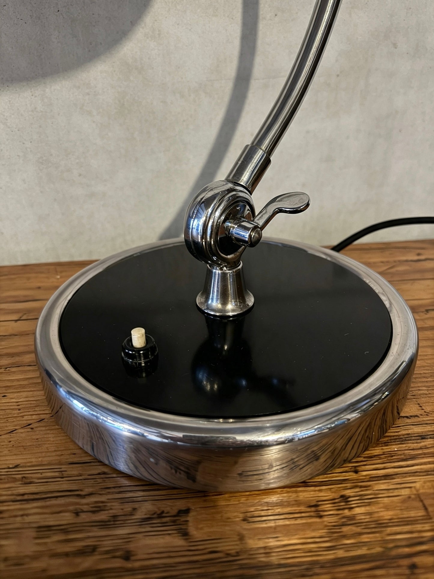 Model 6631 President Table Lamp By Kaiser Idell