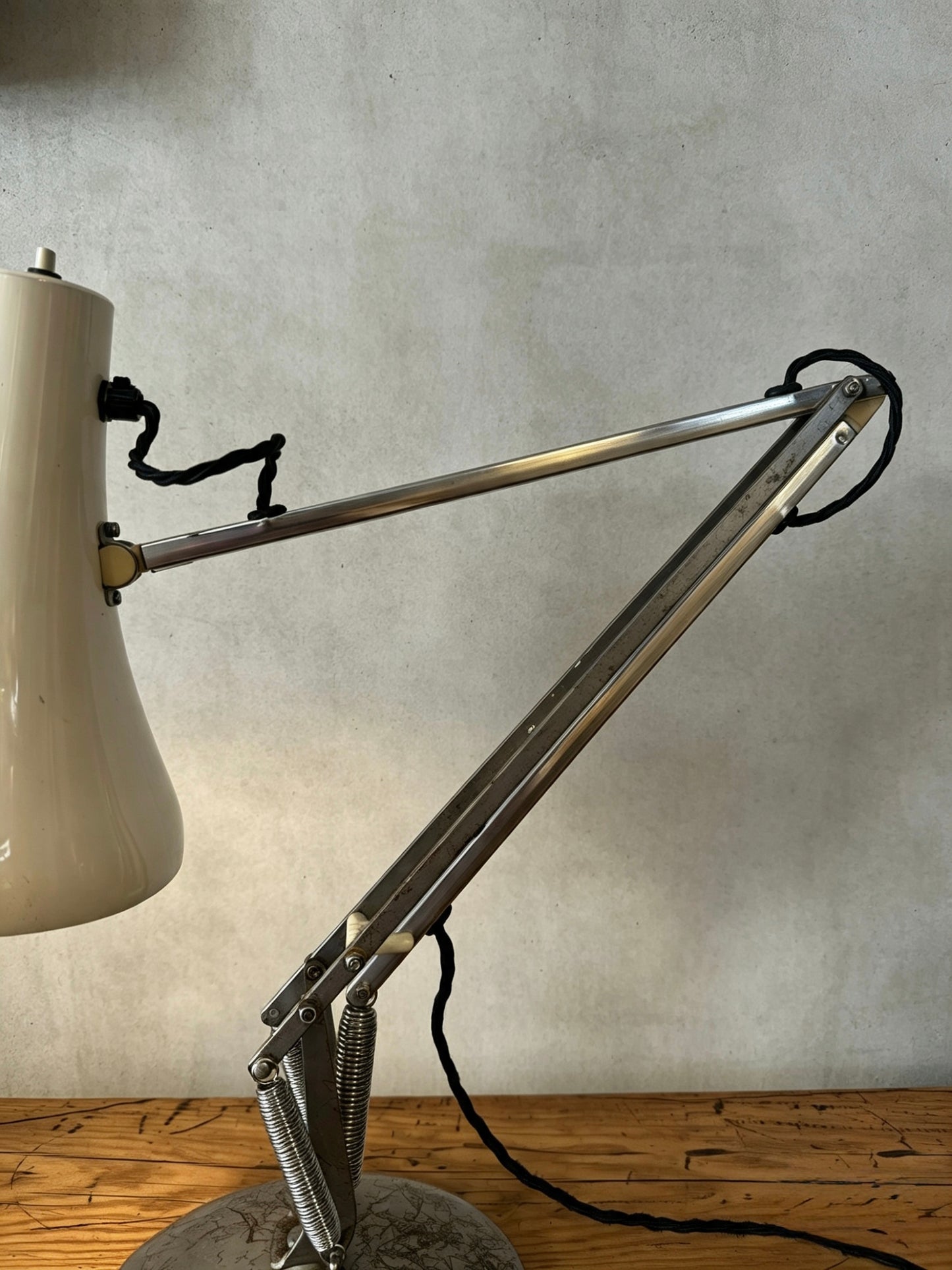 Herbert Terry Model 90 Anglepoise Table Lamp