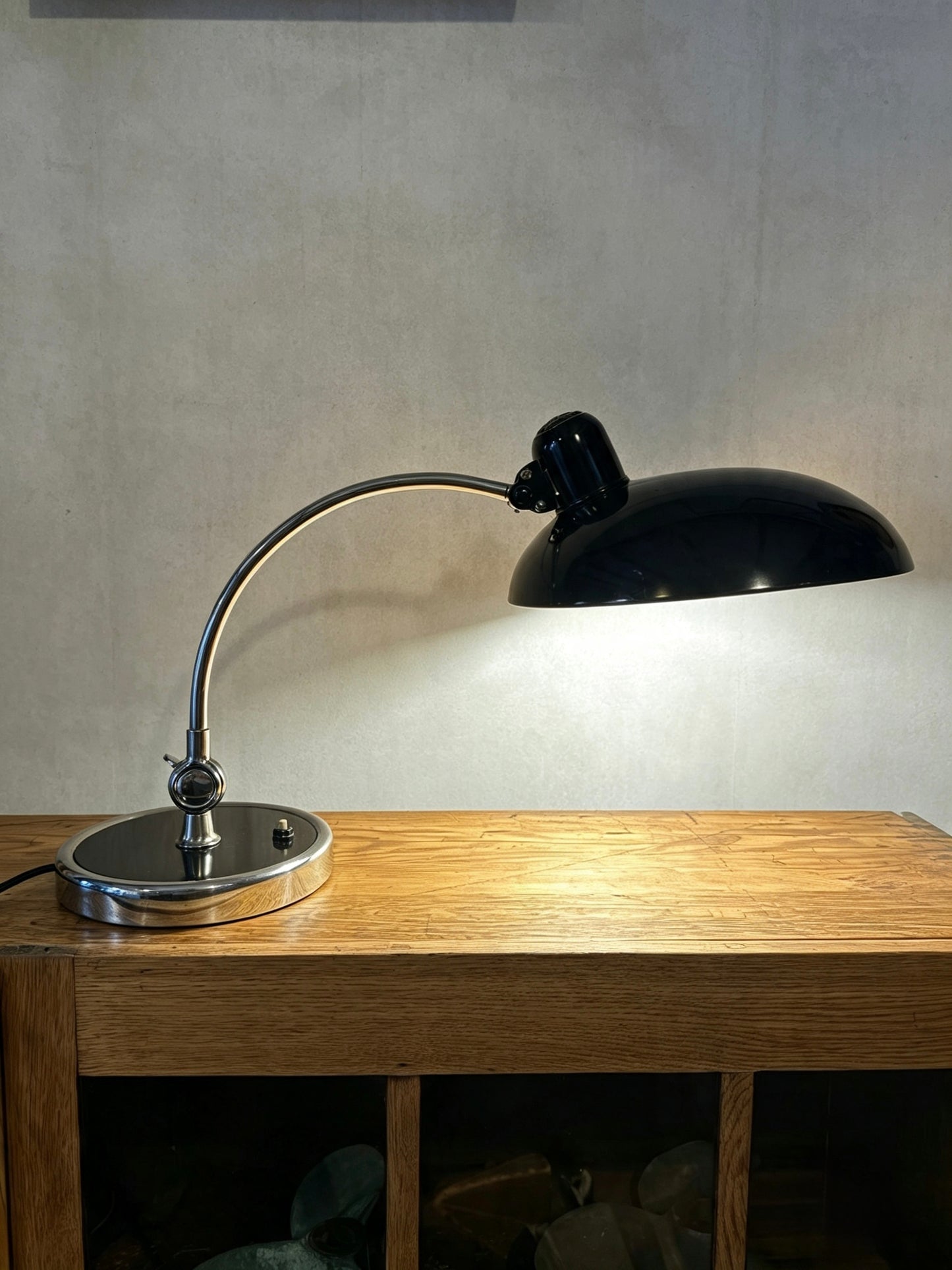Model 6631 President Table Lamp By Kaiser Idell