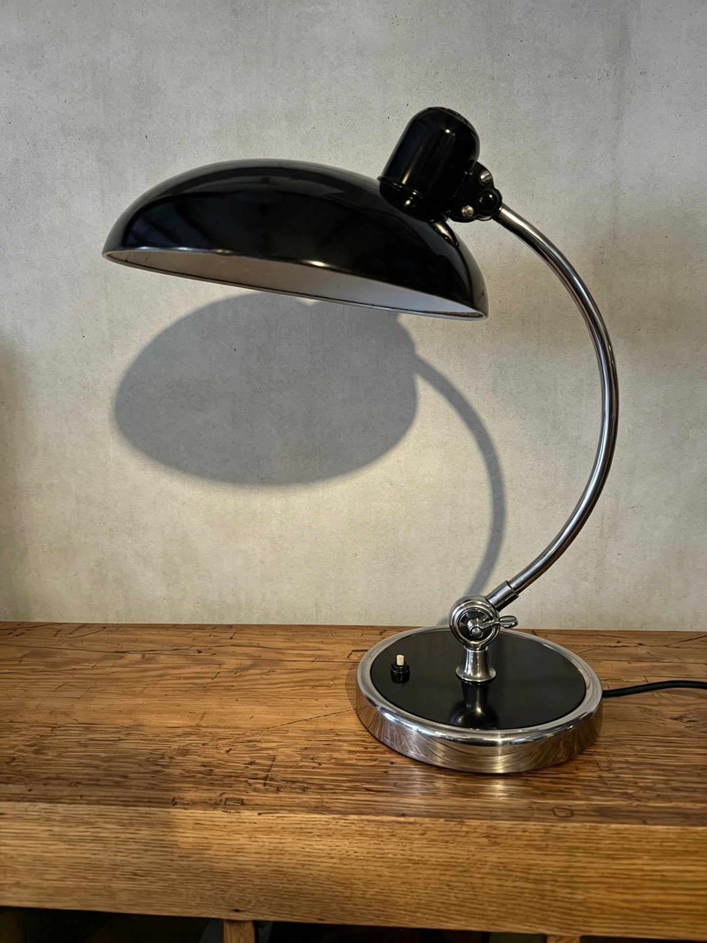 Model 6631 President Table Lamp By Kaiser Idell