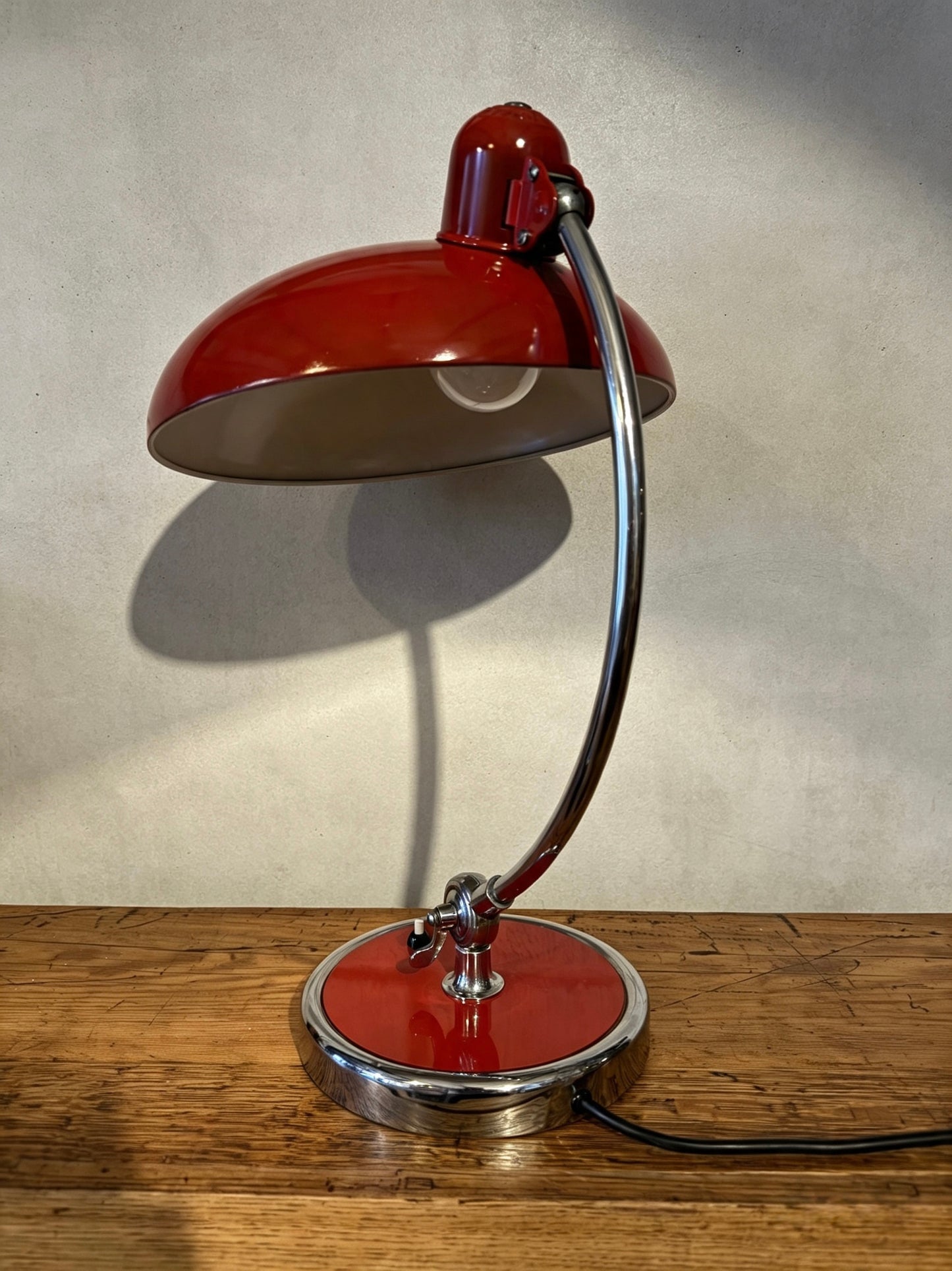 Model 6631 President Table Lamp By Kaiser Idell