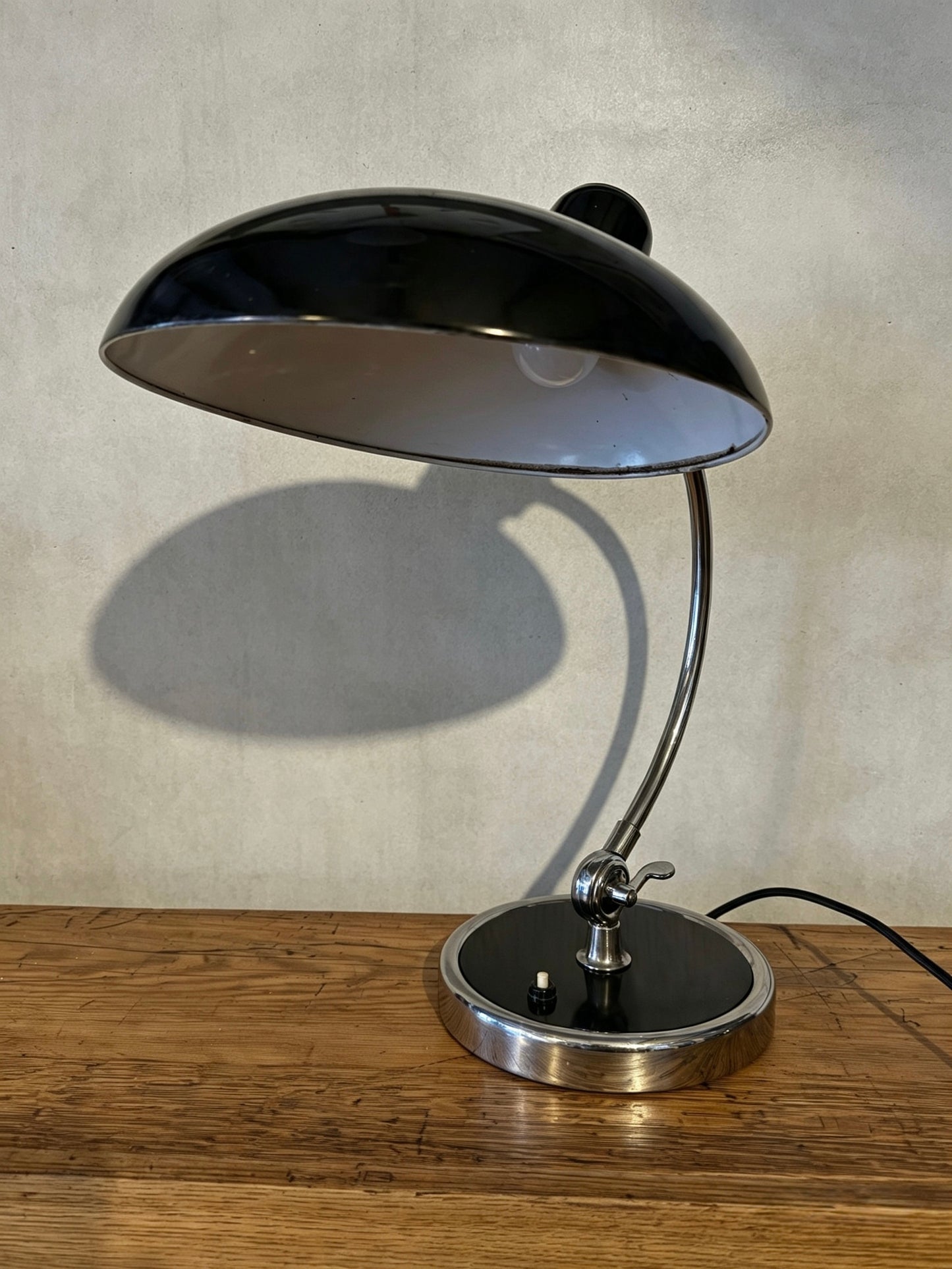 Model 6631 President Table Lamp By Kaiser Idell