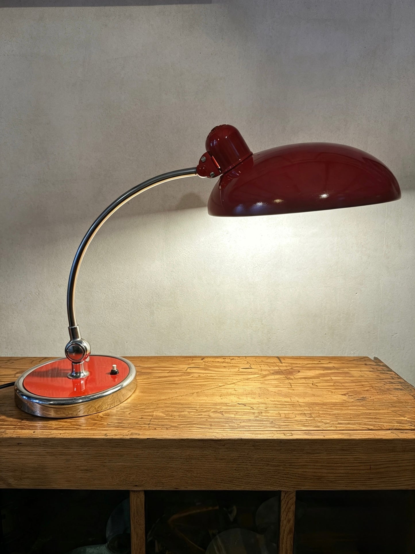 Model 6631 President Table Lamp By Kaiser Idell