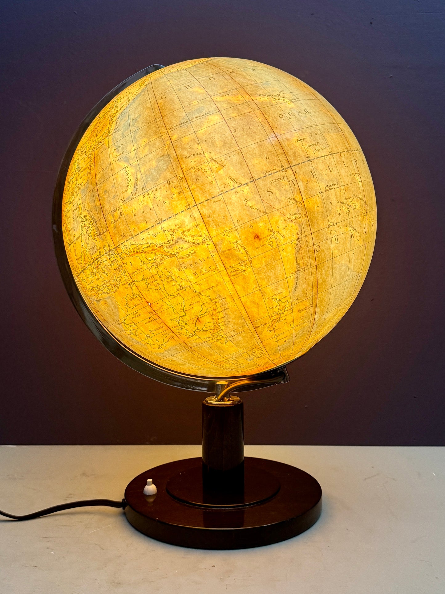 Vintage 1940s Columbus Duo Glass Globe Lamp