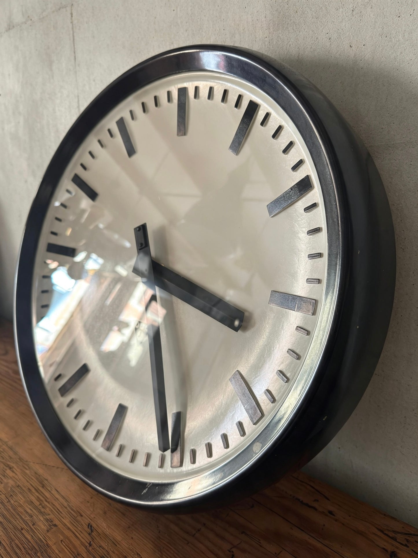 Large Czech 1950s Bakelite Office / Factory Clocks By Pragotron