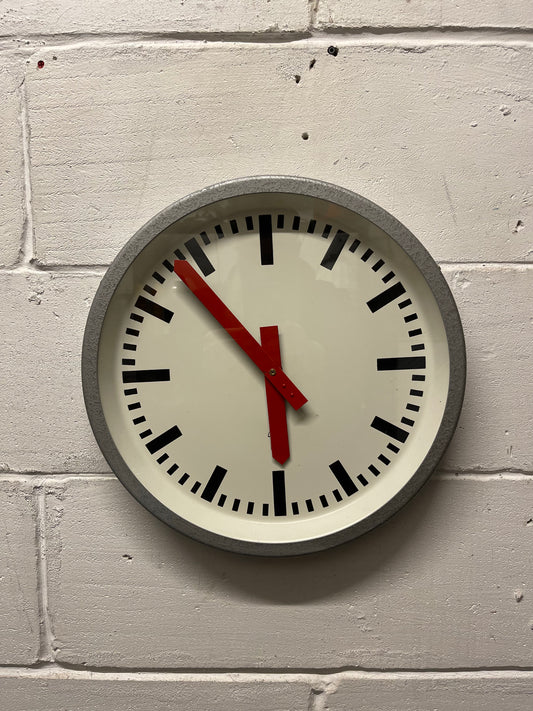 1960s East German Clock By GW ( Geratewerk Liepzig )